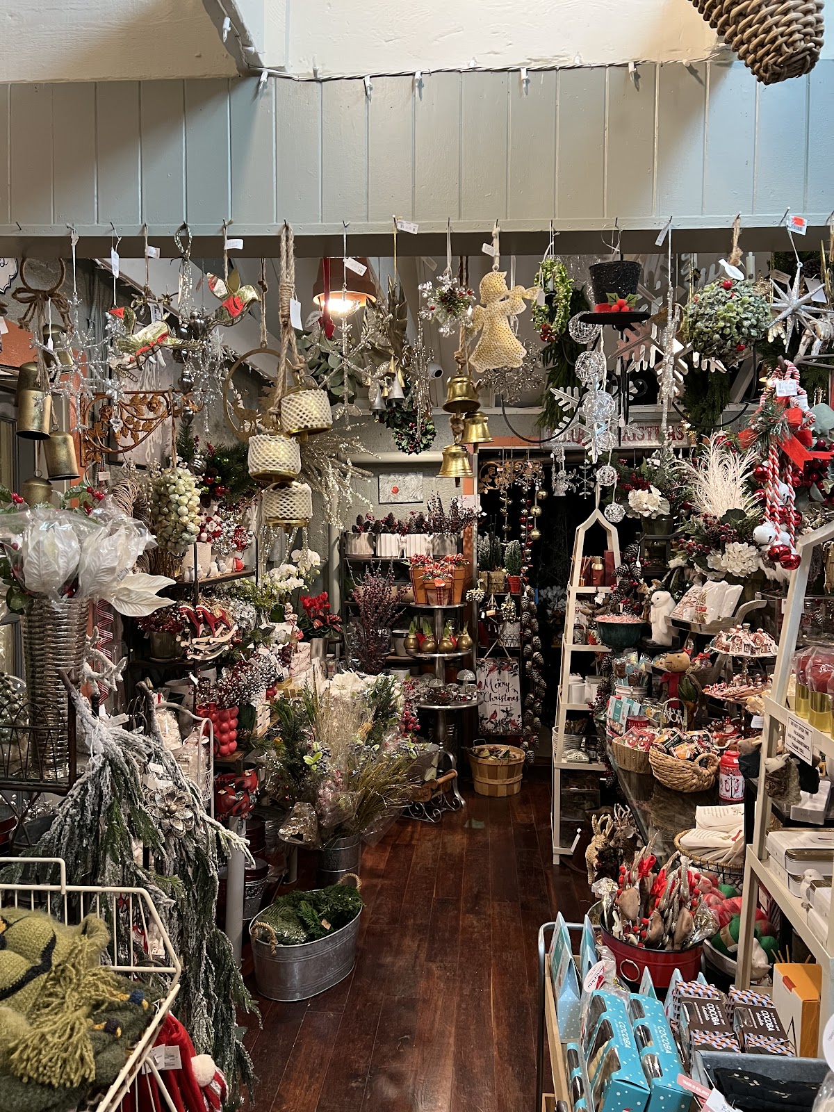 Carlson Farm Nursery & Greenhouses