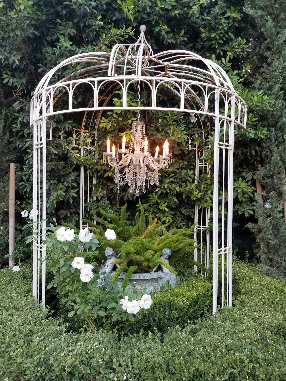 Christmas House Inn & Gardens