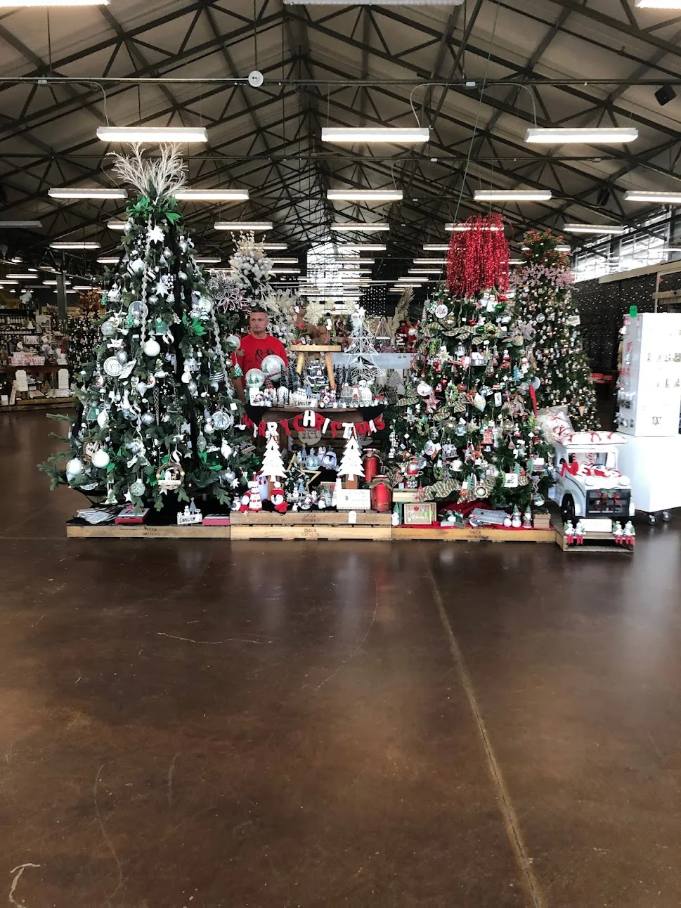 Chuck Hafner's Farmers Market and Garden Center