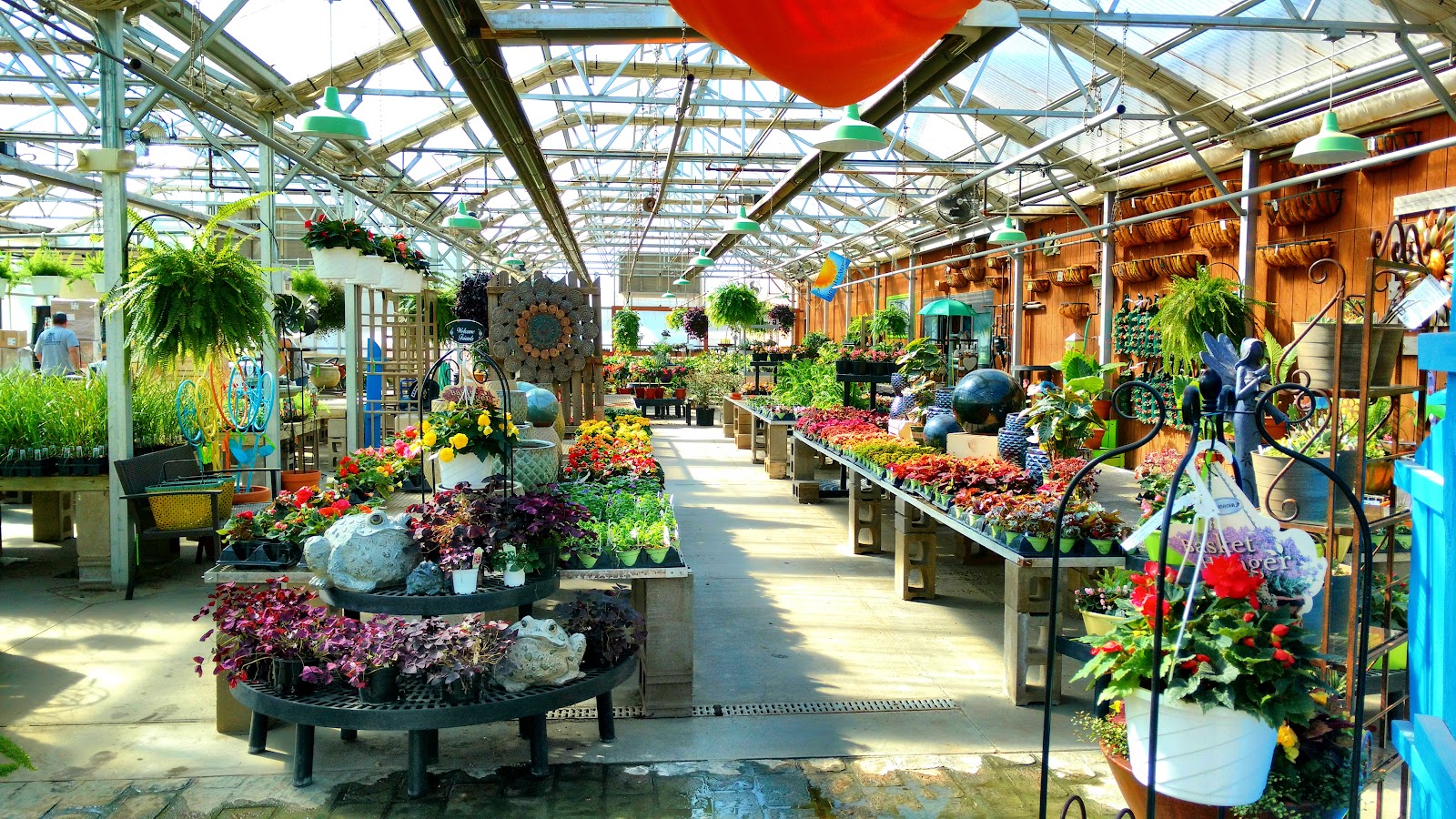 Cliff Avenue Greenhouse & Garden Center