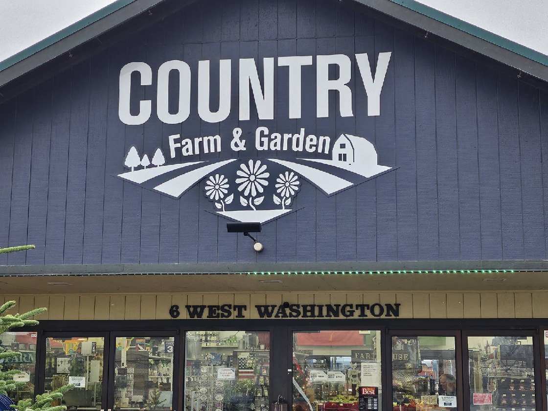 Country Farm & Garden