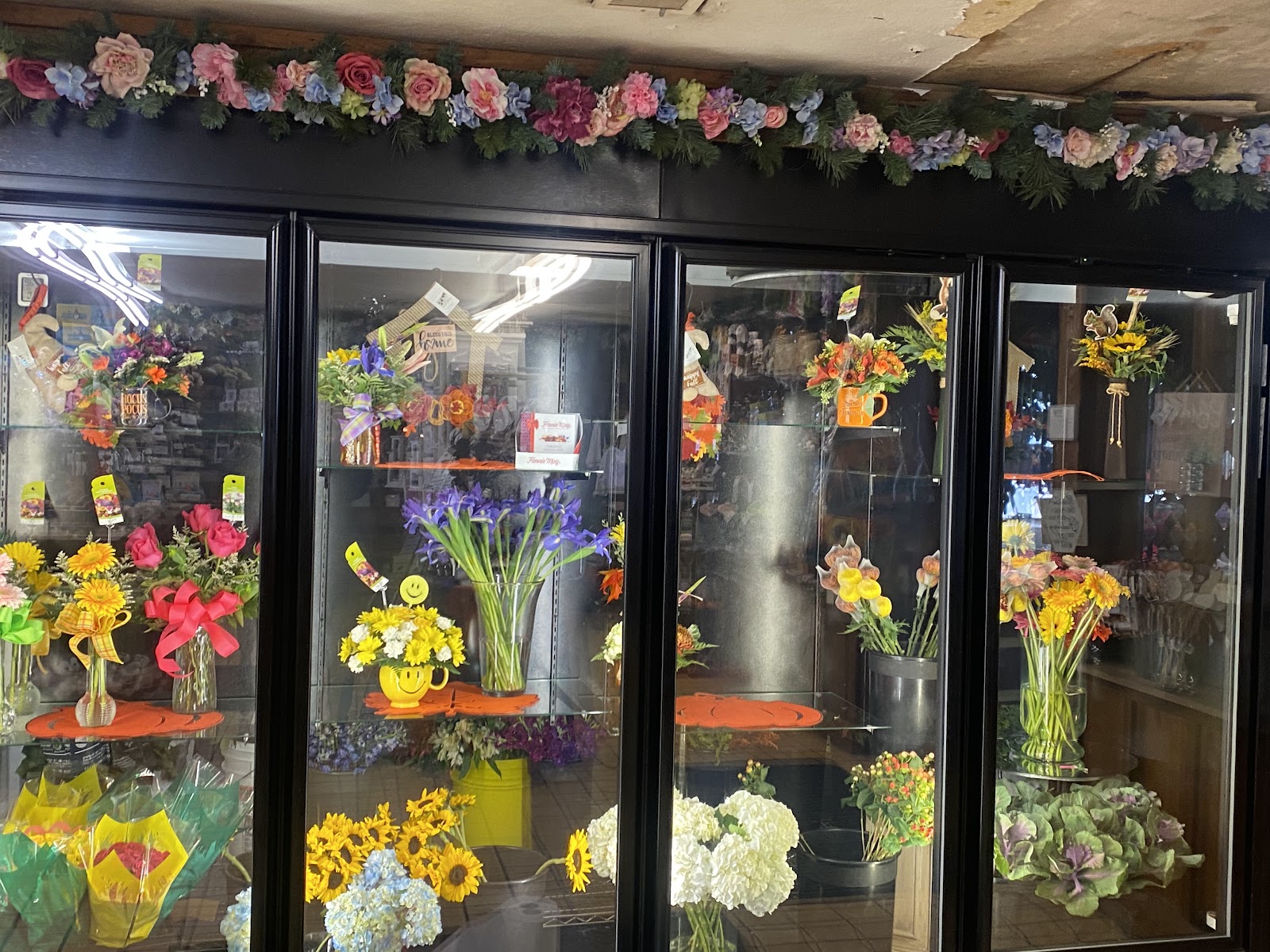 Hohman Floral And Greenhouses