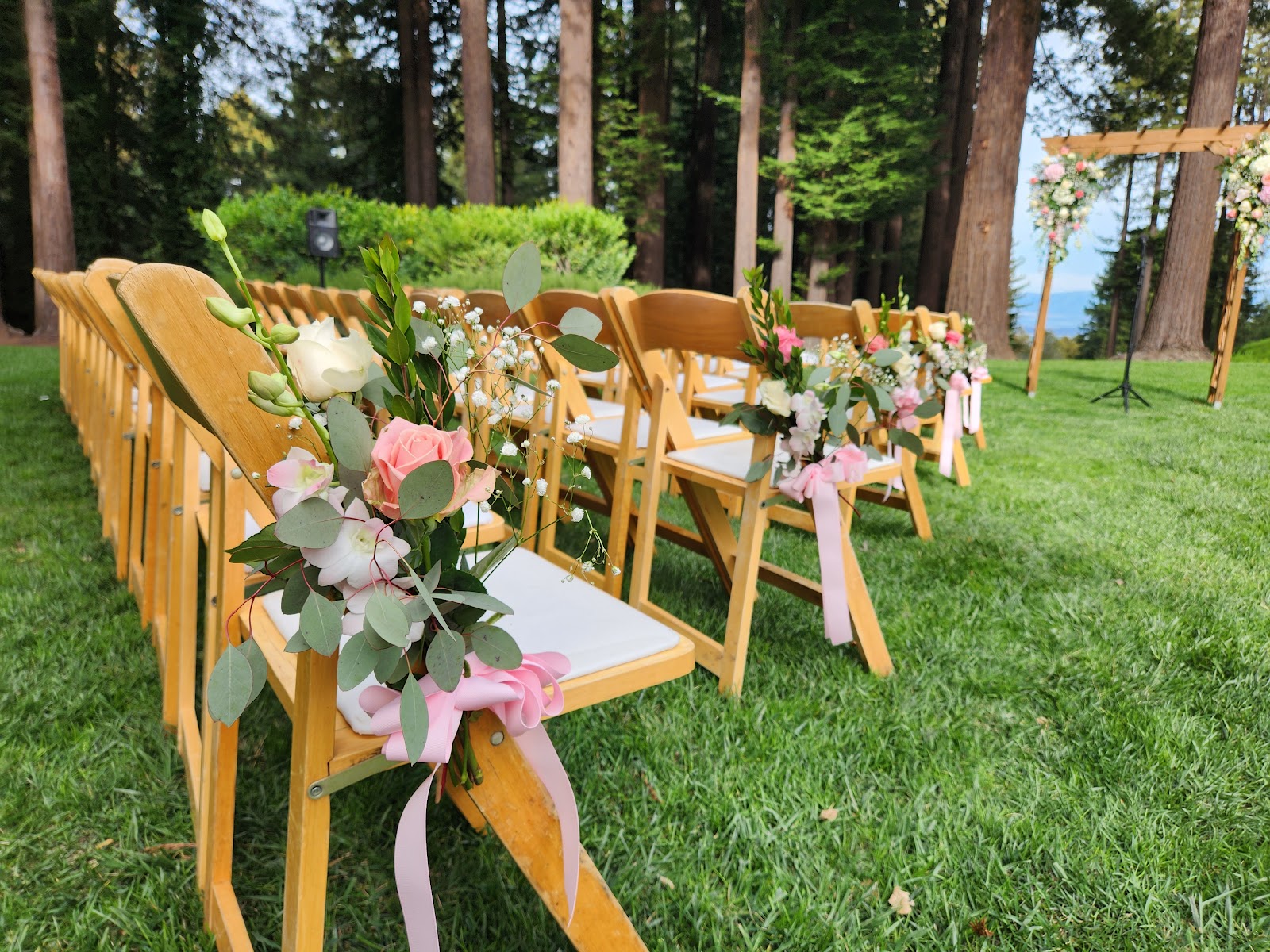 Lee's Florist & Nursery